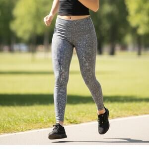 Athleta Gray Primrose Chaturanga Tight White Floral Active Bottoms Small